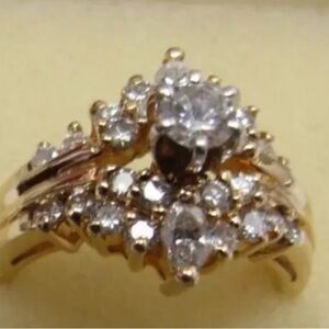SOLD ✅SOLD SOLD MARKED 14K,YELLOW GOLD RING, SIZE 5.5, 1 CT CLUSTER OF DIAMONDS